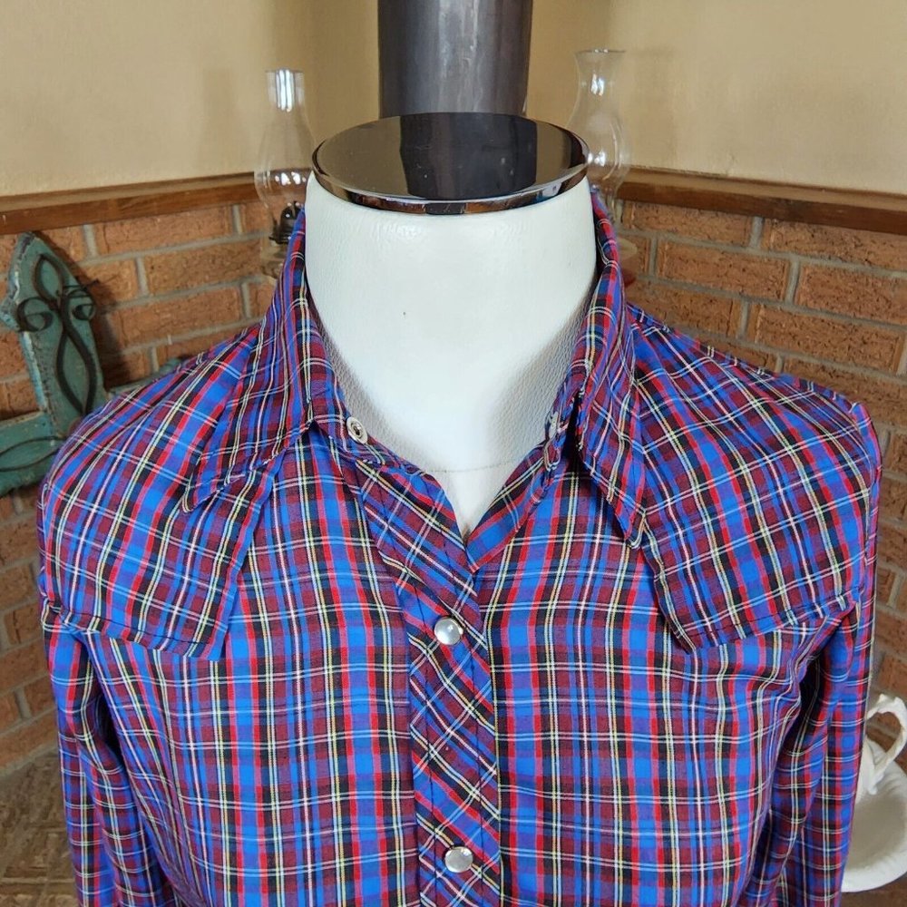 Vintage 1970s Shirley of Atlanta Blue Plaid Pearl Snap Western Blouse Size 32 M